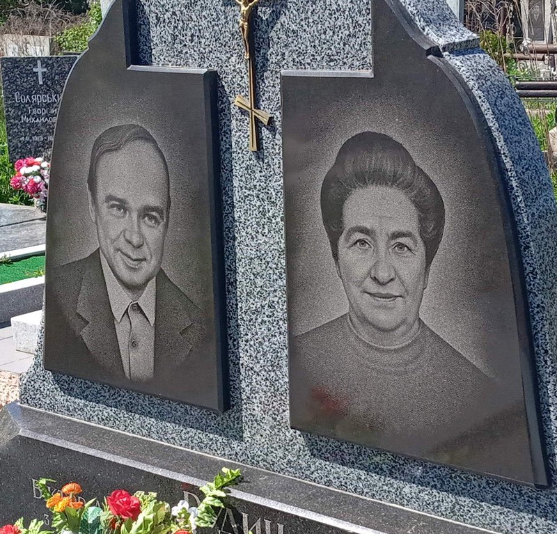 памятник на двох луцьк