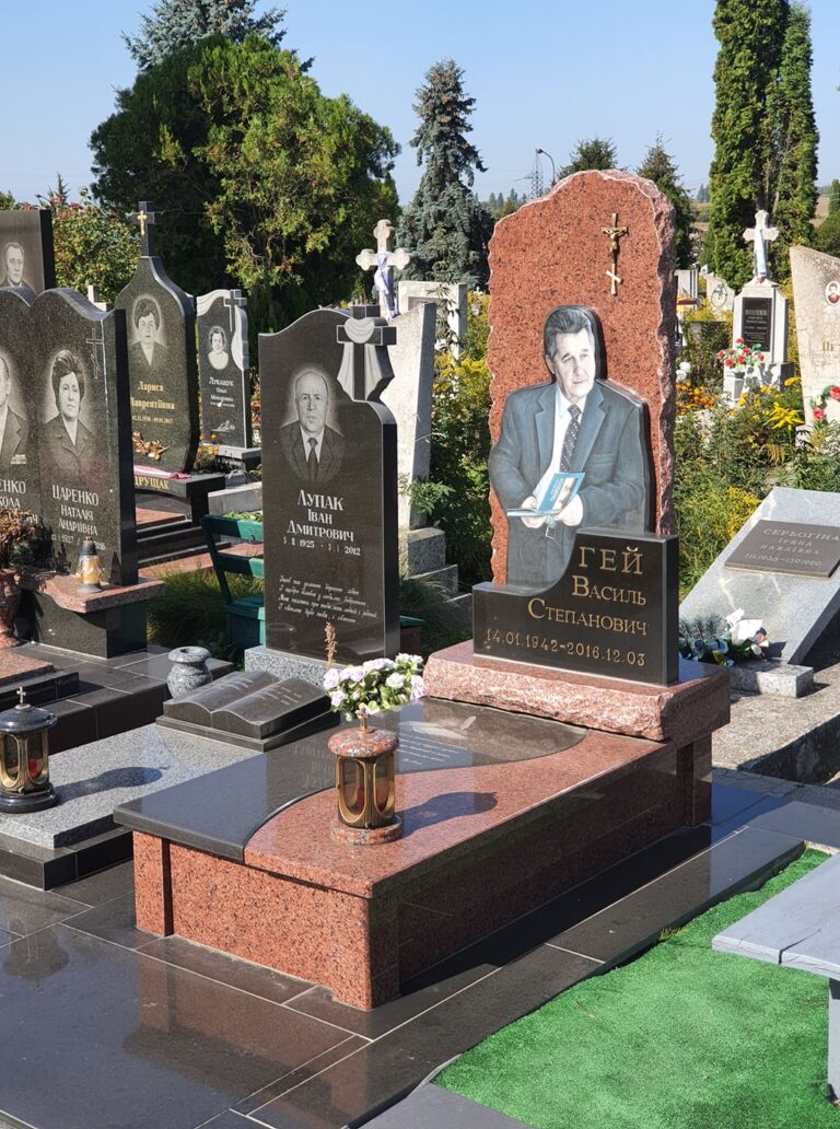 памятник письменику