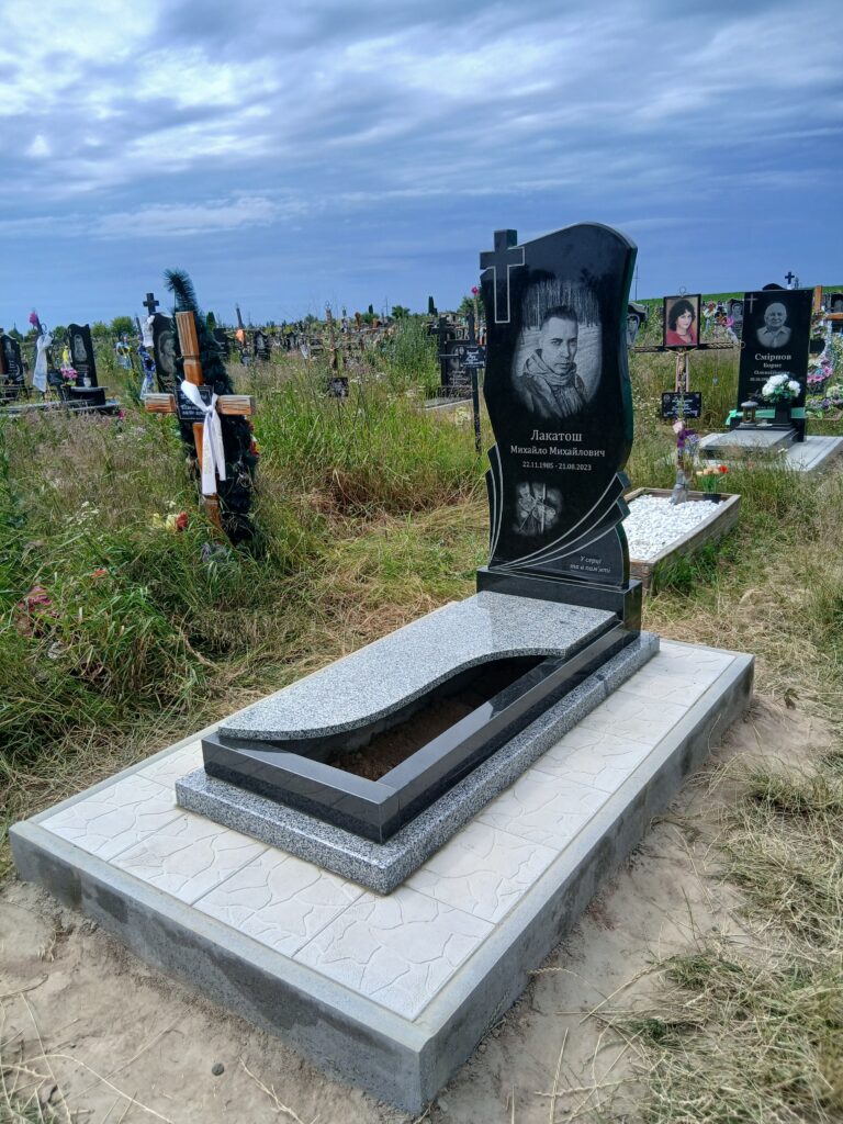 Пам'ятники Луцьк. Виготовлення