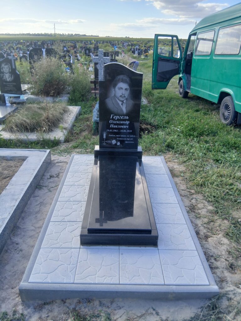 Пам'ятники Луцьк. Виготовлення ціна.Каталог