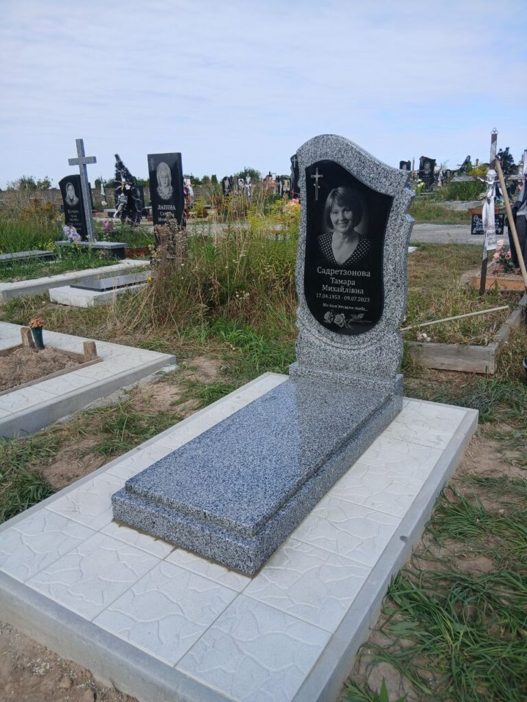 Пам'ятники Луцьк. Виготовлення ціна.Каталог
