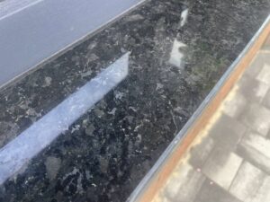 Детальніше про статтю Полірований, шліфований, термо: як кожна фактура тримає напис